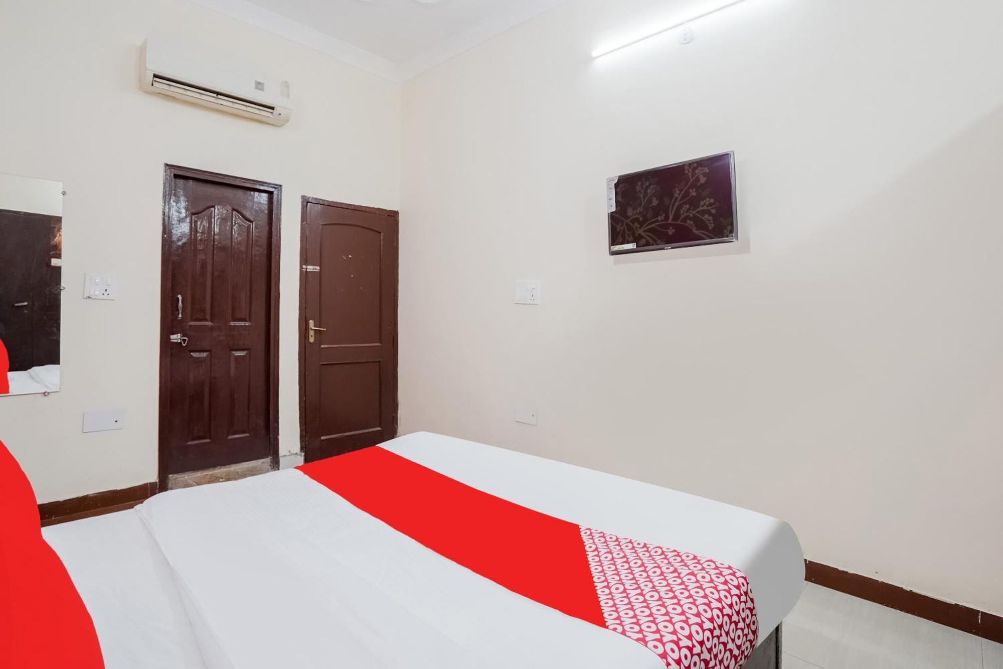 Hotel O Dev Palace 3*